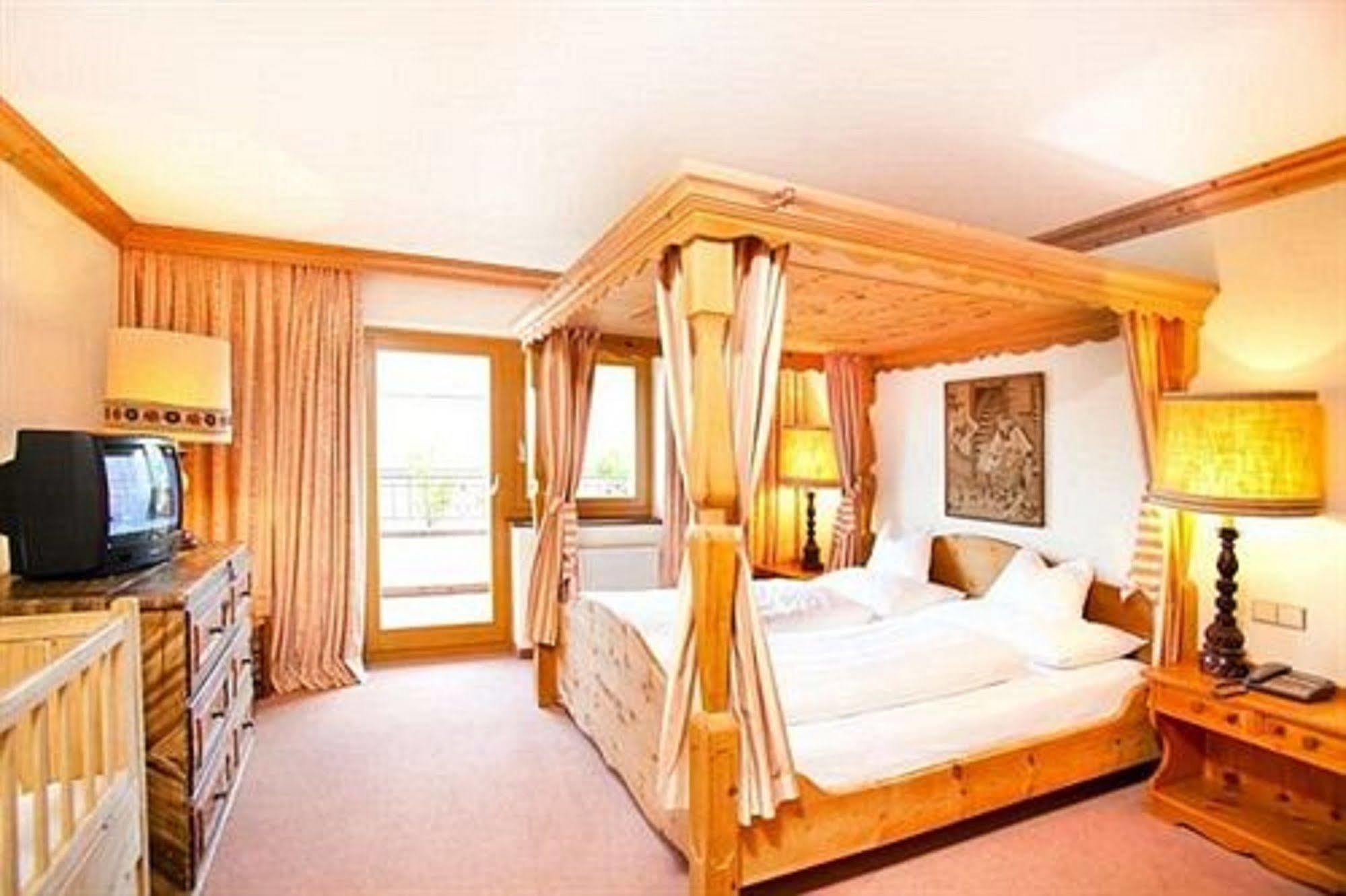 Rasmushof - Hotel Kitzbuehel Buitenkant foto