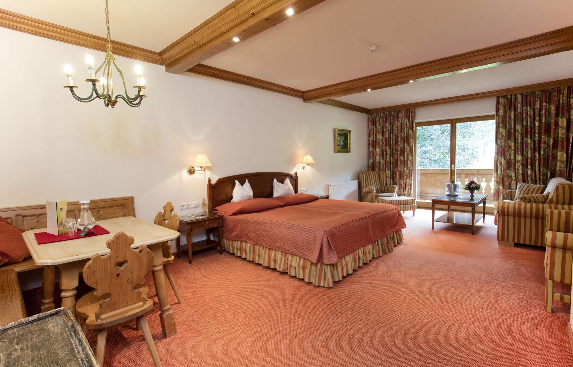 Rasmushof - Hotel Kitzbuehel Buitenkant foto